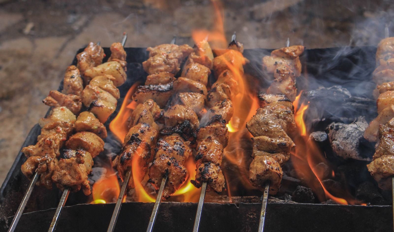 Grilled meat dishes from our authentic takeaway